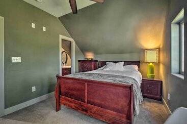 بيت ريفى Falling Water Chalet Upper Unit: Near Bike Trails!