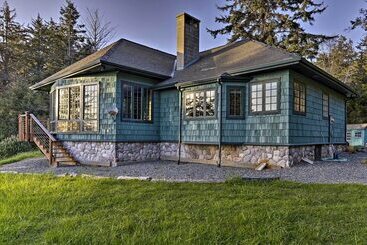 Casa Rural Forested Gold Beach House W/ Panoramic Ocean Views