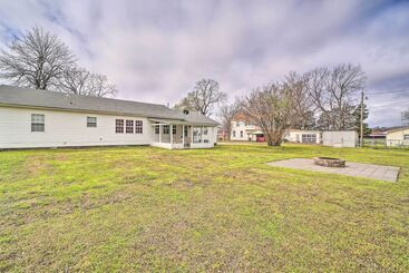 Cabane Lake Eufaula Retreat W/ Fire Pit, Near Main St!