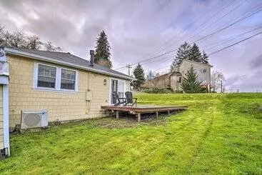 Mökkimajoitus Updated Port Orchard Home, Walk To Waterfront
