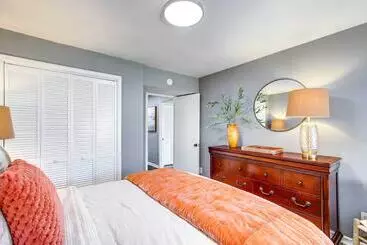 コテージ Waterfront Florence Home W/ Private Dock!