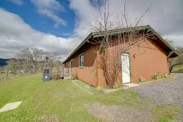 Mökkimajoitus 30 Acre Witter Springs Ranch W/ Barn & Views!