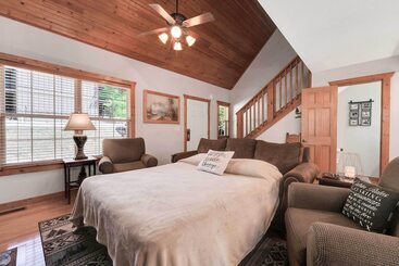 Сельский дом Lakefront Branson Cabin: 6 Mi To Branson Strip!