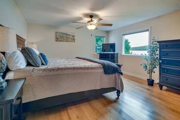 קוטג'' Lakefront Naples Retreat With Docks & Fire Pits!