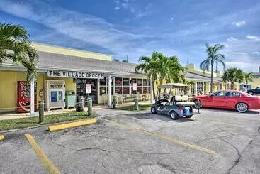 Mökkimajoitus Oasis House At The Nettles Island Resort!