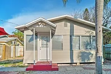 Quiet Cottage < 1/2 Mi To Gulf Coast & Boardwalk!