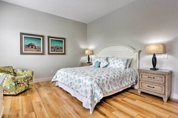 Spacious Miramar Beach Cottage W/ Beach Access!