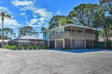 Dom wiejski Coastal Oasis W/ Shared Pool, 2 Mi To Beach!