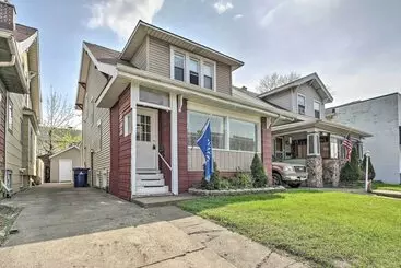 コテージ Comfortable Craftsman Home   2 Miles To Ub Campus!