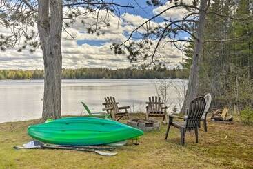 Lovely Lakefront Cottage W/ Fire Pit & Yard!