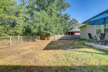 コテージ Newly Constructed Mansfield Home W/ Fenced Yard!