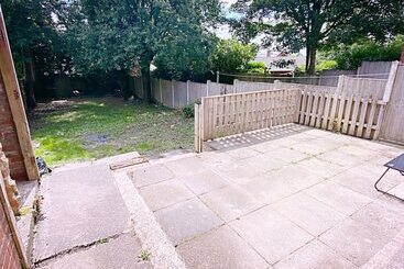 Residência Entire 3 Bedroom Home In Oldham   Guest House