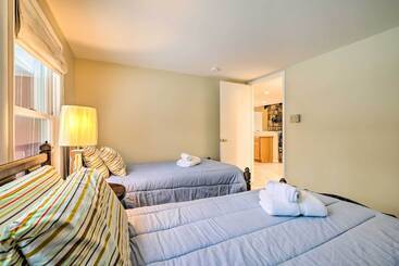 Сельский дом Quiet Tobyhanna Home With Hot Tub And Deck!