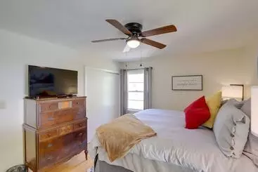 Mökkimajoitus Fire Pit & Game Room: Family Home In Marshall