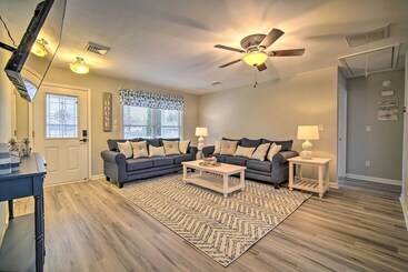 Dom wiejski Charming Somers Point House W/ Private Pool!