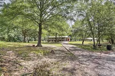 Mökkimajoitus Hike On Site: Classic Cabin Nature Retreat