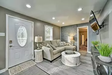 コテージ Completely Renovated Escape ~ 1 Mile To Downtown!