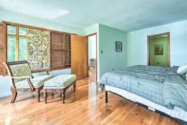 コテージ Quaint Lake Norman Home W/ Boat Dock + Grill!