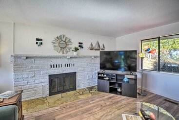 קוטג'' Relaxing Poulsbo Duplex W/ Liberty Bay Views!