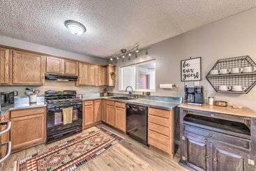 별장 Ruidoso House W/ Beautiful Indoor & Outdoor Space!