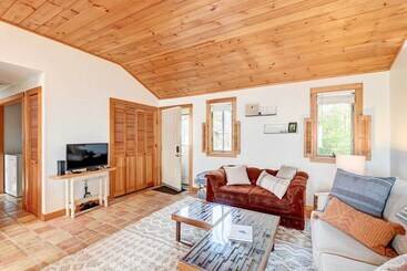 بيت ريفى Serene Jonesport Escape: Deck W/ Water Views!