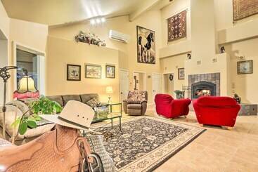 별장 Templeton Ranch W/ Private Hot Tub & Deck!