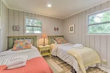 コテージ 1 Mi To Old Town Bluffton: Home W/ Screened Porch