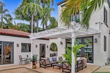 Сельский дом 5br Charm With Heated Pool And Lakefront