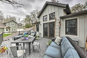 Сельский дом Big Cedar Lake House: Views, 100 Ft To Water!