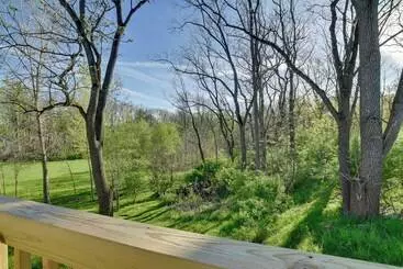 コテージ Chic Seneca Falls Home On Cayuga Wine Trail!