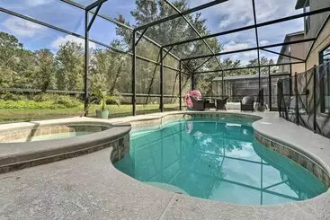 コテージ Spacious Davenport Retreat W/ Lanai + Pool!