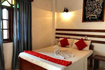 Drifters Hotel & Beach Restaurant