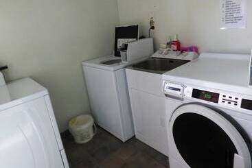 Alexandra Heights Motel