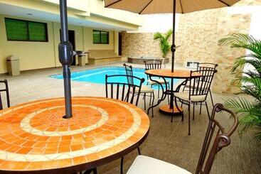 בית מלון כפרי Marvento Suites