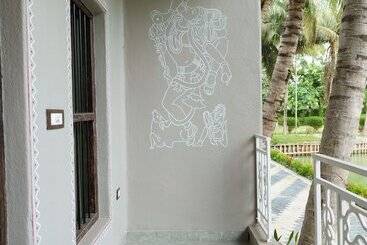 Hotel Breathing Earth