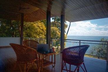 Seclude By The Lake Alleppey