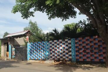 هتل We Bro Kost By Oyo