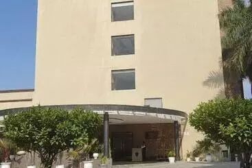 Hotelli Kanha's Palm Springs