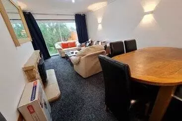 Residència 2 Bed House Bungalow In Bristol