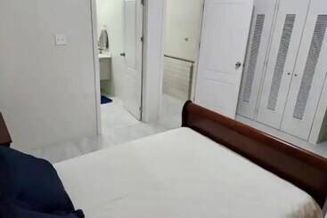 اقامتگاه Free Beach&pool Access  Vaes Luxury Escape