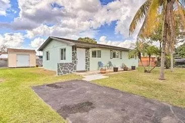 Mökkimajoitus Gated Southern Miami Home: 22 Mi To Downtown!