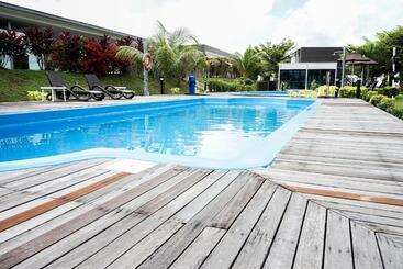 호텔 Lakeview Terrace Resort Pengerang