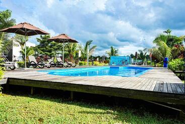Hotel Lakeview Terrace Resort Pengerang