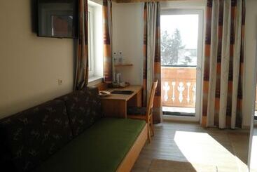 هتل Pension Ballwein