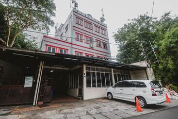 בית מלון כפרי Reddoorz Near Lokasari Mangga Besar 7