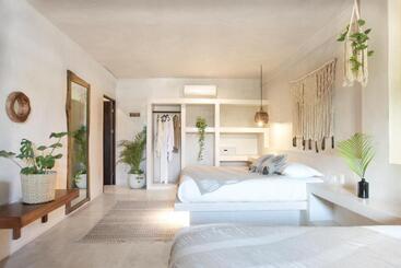 مُتل Amansala Pueblo