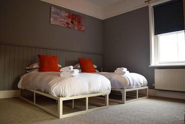 פנסיון Blakeney House