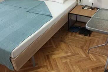 הוסטל Airport Md Rooms