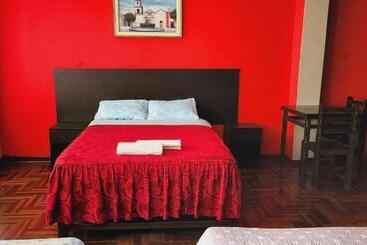 ホテル Hospedaje Callao