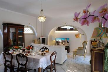 צימר Paluardi Maison De Charme